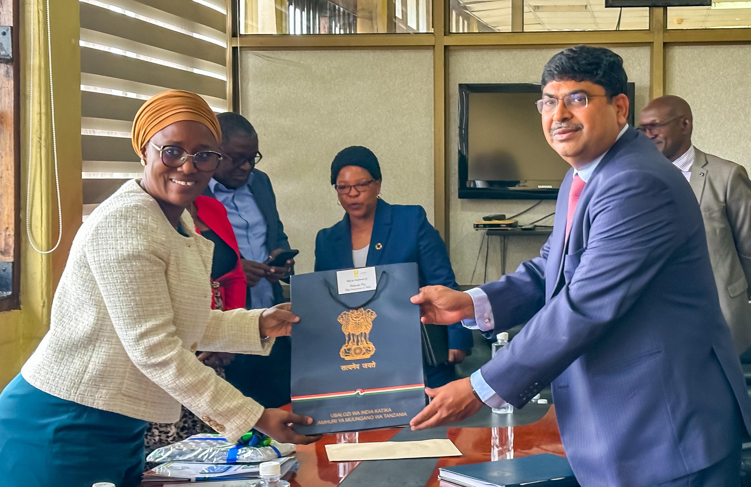 H.E. Mr. Bishwadip Dey, High Commissioner of India, met with Dr. Amina S. Msengwa, Statistician General, National Bureau – photo 4