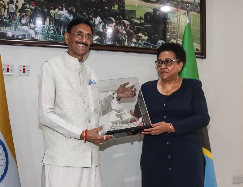 Hon'ble Raksha Rajya Mantri of India Shri Sanjay Seth called on the Defence Minister of Tanzania Dr. Stergomena Lawrence – photo 5
