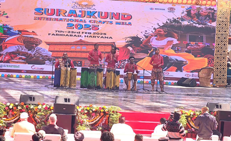 The 16-member delegation from Tanzania, consisting of artisans and artists from Magomamoto Theatre Group from Bagomoyo, – photo 4