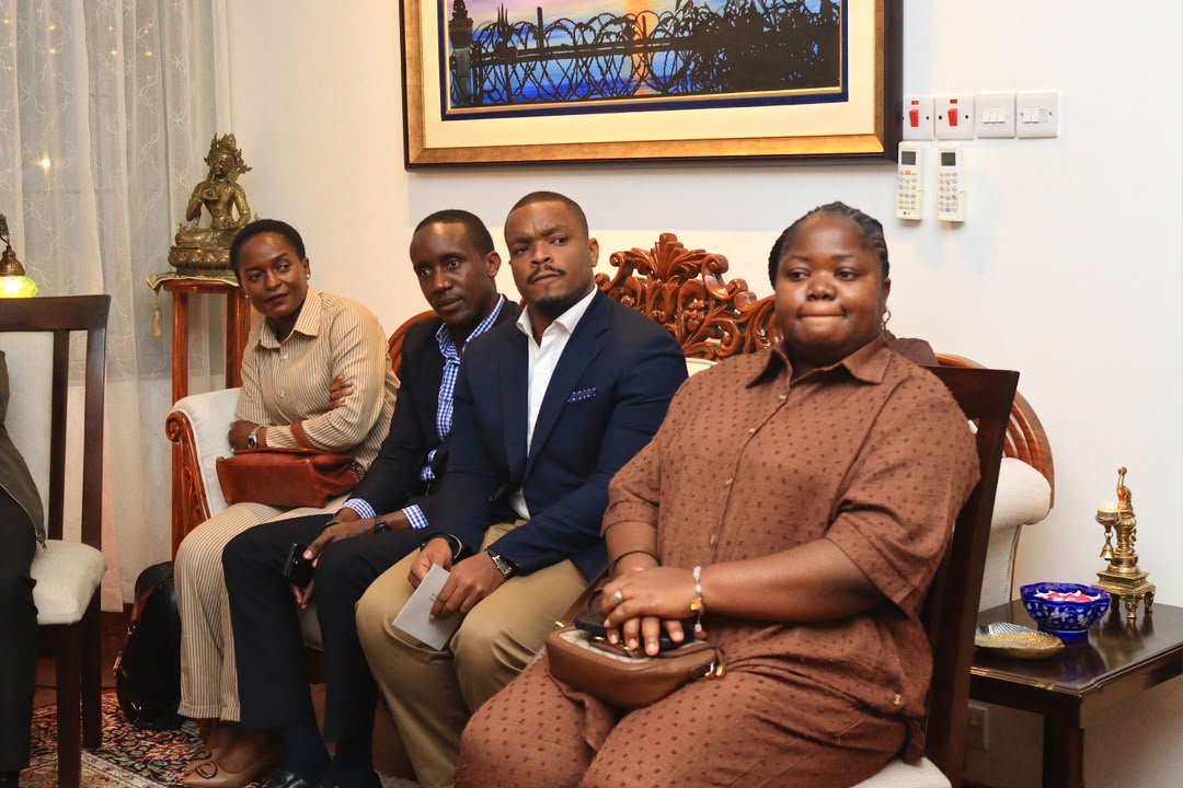 High Commissioner Shri Bishwadip Dey hosted a pre-departure dinner at India House, Dar es Salaam, for thirty Tanzanian d – photo 6