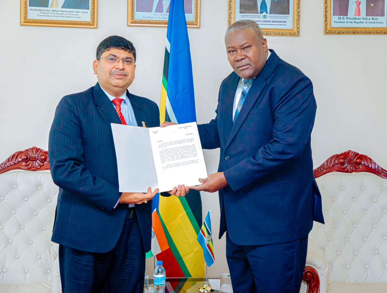 H.E. Bishwadip Dey, High Commissioner of India, met with Amb. Stephen Patrick Mbudi, Secretary General of East African C – photo 4