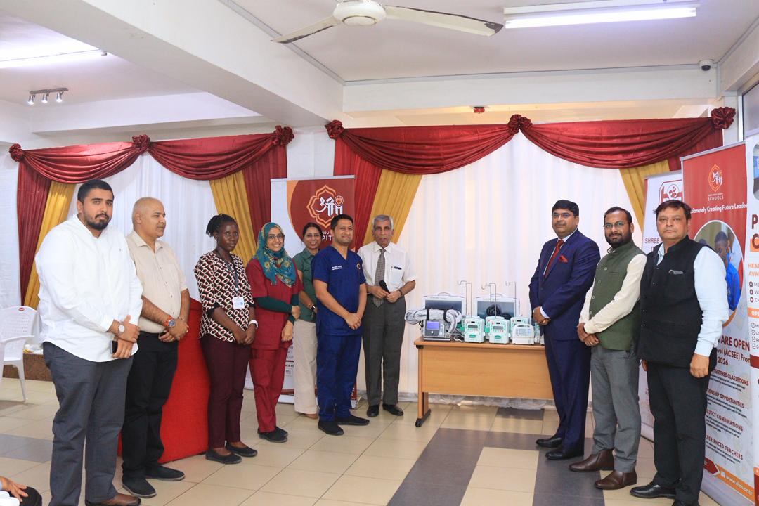 Mr. Bishwadip Dey,� High Commissioner of India to Tanzania handed over critical life saving equipments to Shree Hindu Ma – photo 9