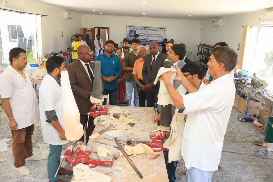 H.E. Dr. Ng'waru Jumanne Maghembe (MP), Hon. Deputy Minister of Foreign Affairs and East African Cooperation, visited th – photo 9